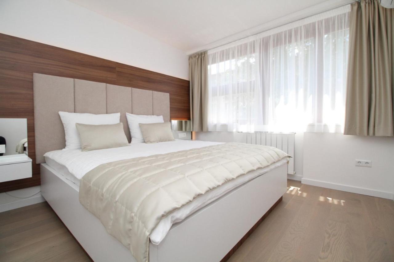 Ambijent Apartman Free Public Parking ซาราเยโว ภายนอก รูปภาพ