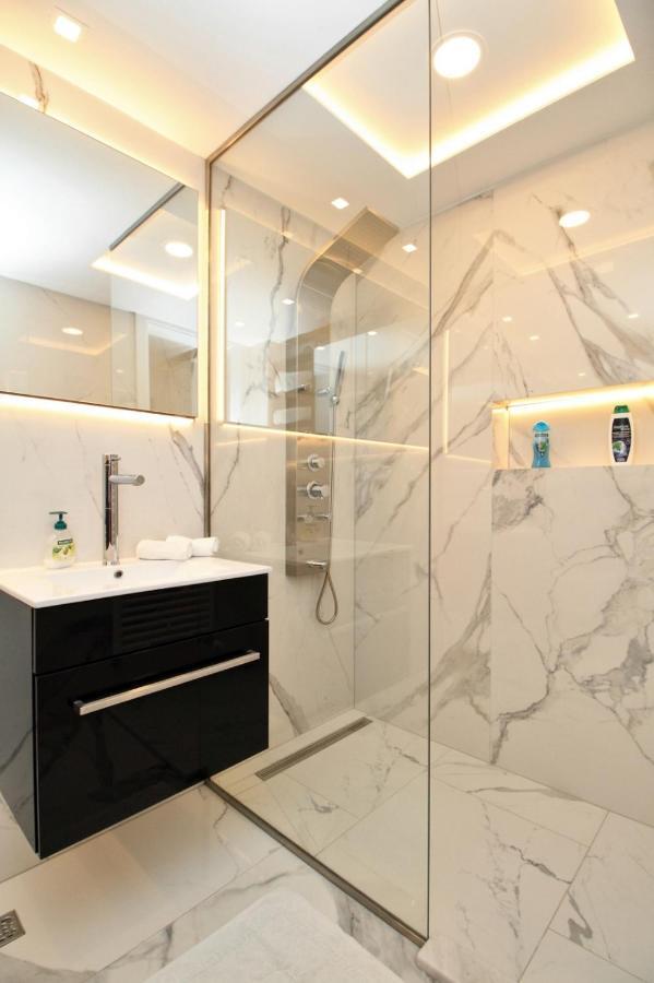 Ambijent Apartman Free Public Parking ซาราเยโว ภายนอก รูปภาพ