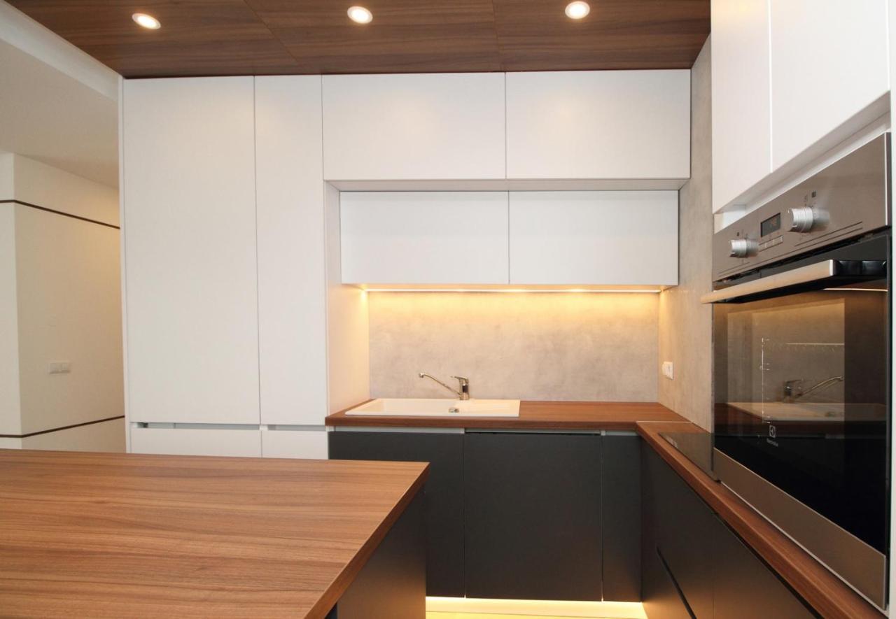 Ambijent Apartman Free Public Parking ซาราเยโว ภายนอก รูปภาพ
