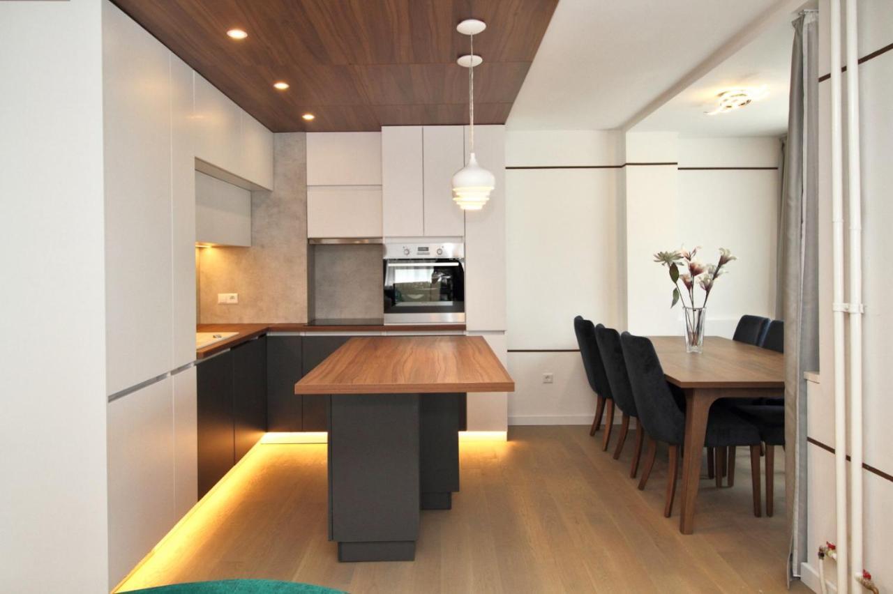 Ambijent Apartman Free Public Parking ซาราเยโว ภายนอก รูปภาพ