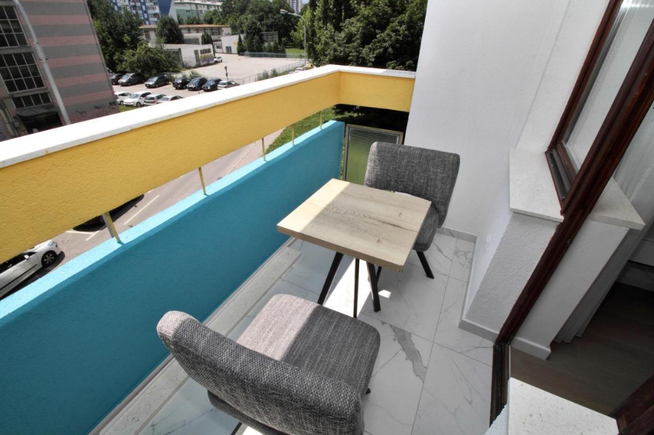 Ambijent Apartman Free Public Parking ซาราเยโว ภายนอก รูปภาพ